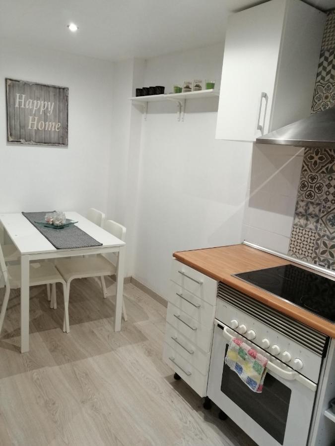 Vut Puente De Hierro Apartment Zaragoza Bagian luar foto