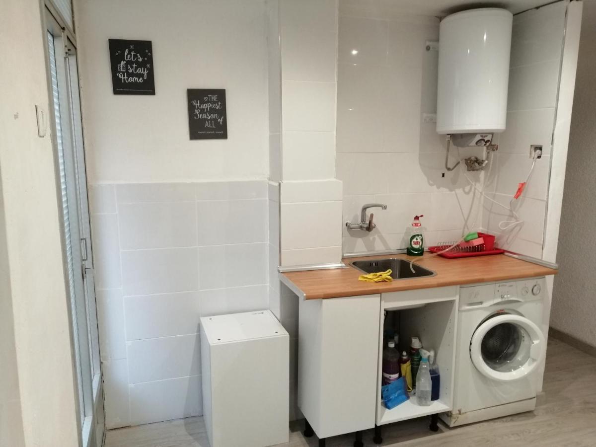 Vut Puente De Hierro Apartment Zaragoza Bagian luar foto